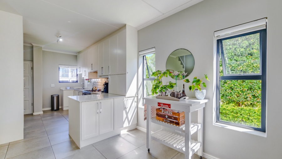 To Let 3 Bedroom Property for Rent in Protea Heights Western Cape